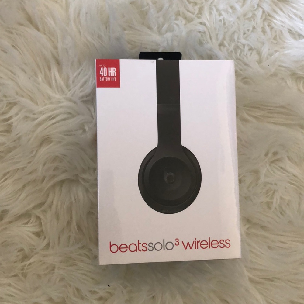 New Unopened Beats Solo 3 Headphones